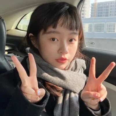 莹火安能替月光